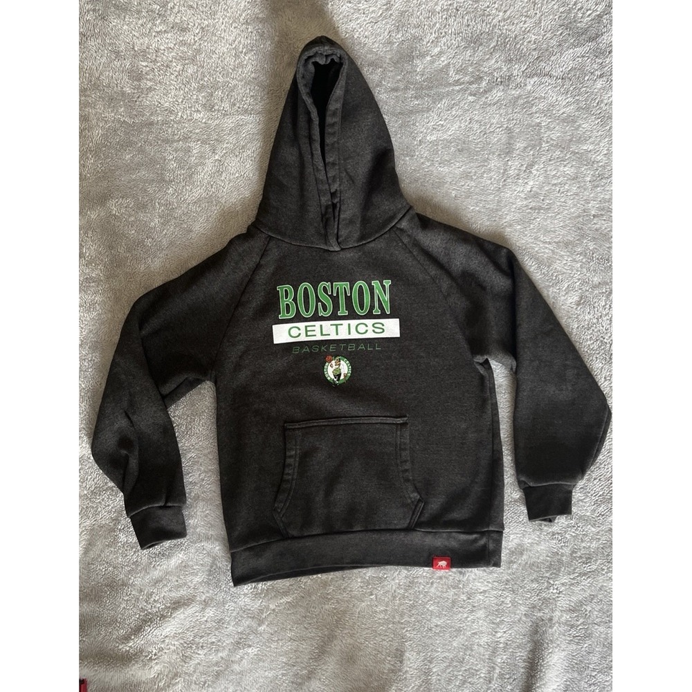 Boston Celtics boys and gray pullover hoodie size L (14-16)